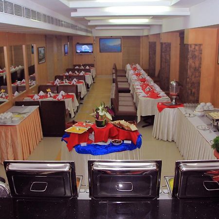 Pattom Royal Hotel Thiruvananthapuram Dış mekan fotoğraf