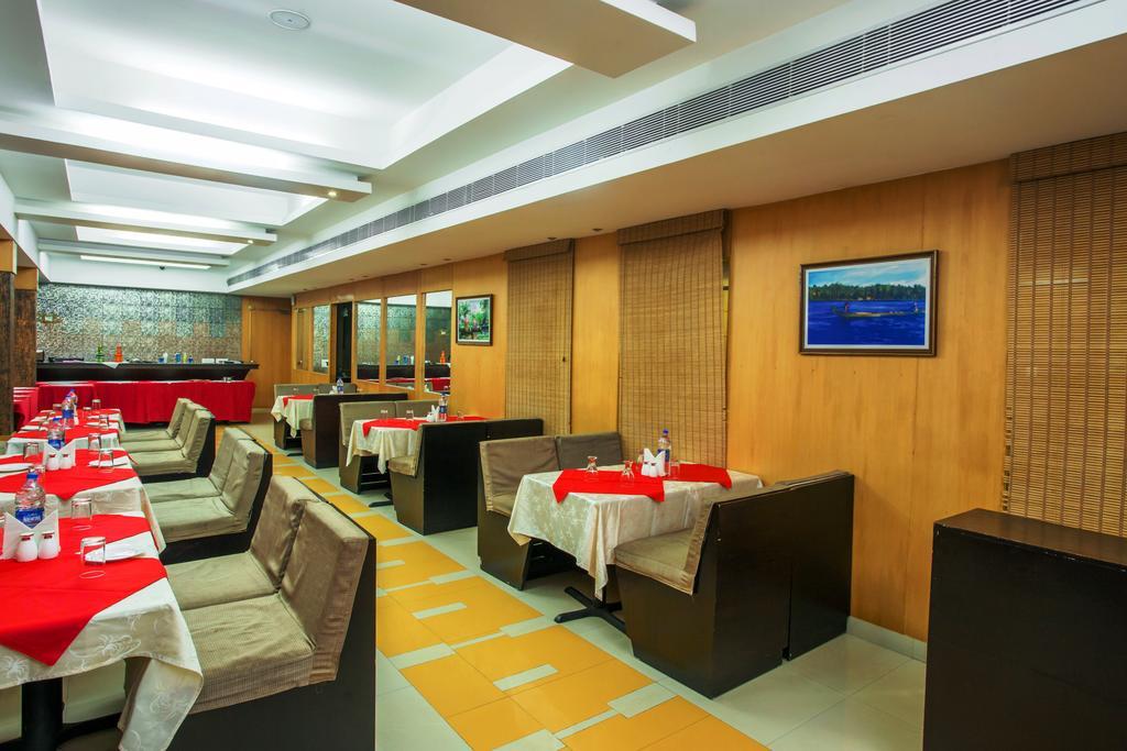 Pattom Royal Hotel Thiruvananthapuram Dış mekan fotoğraf