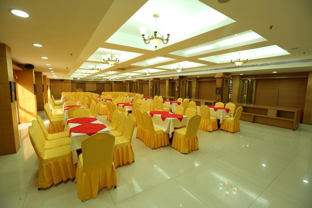 Pattom Royal Hotel Thiruvananthapuram Dış mekan fotoğraf