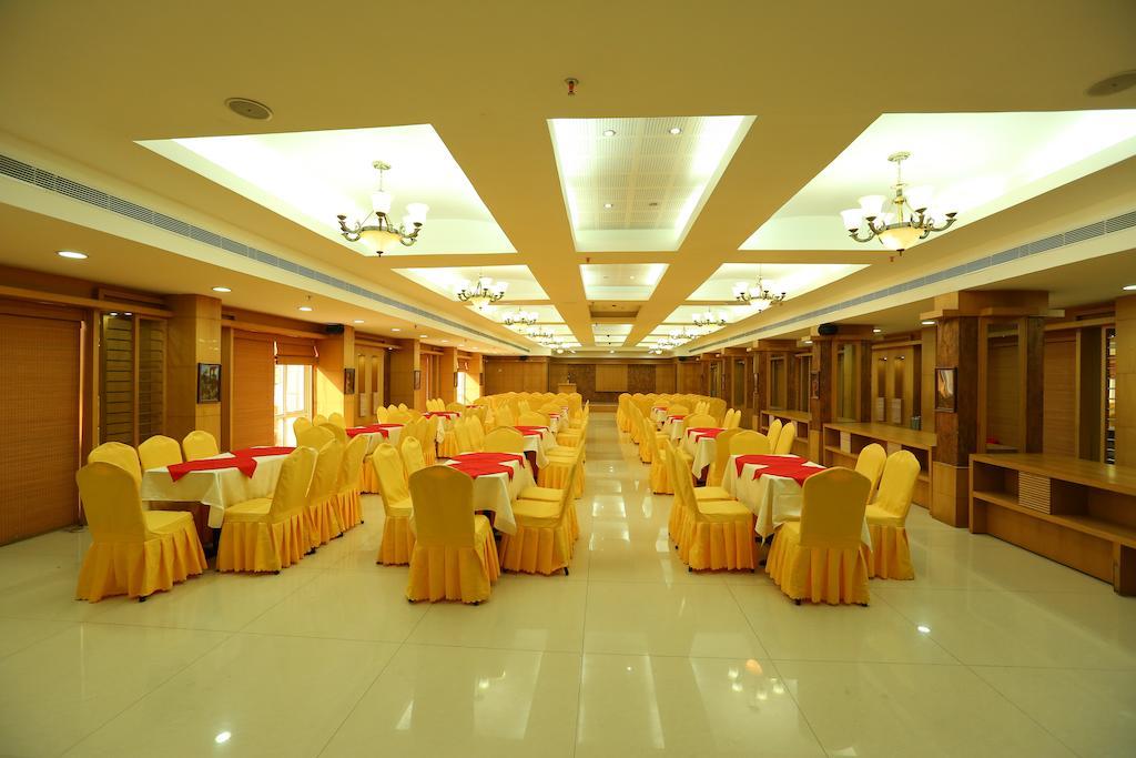 Pattom Royal Hotel Thiruvananthapuram Dış mekan fotoğraf