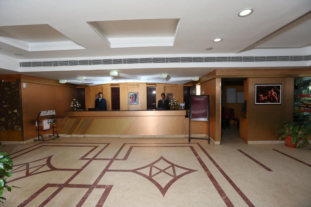 Pattom Royal Hotel Thiruvananthapuram Dış mekan fotoğraf
