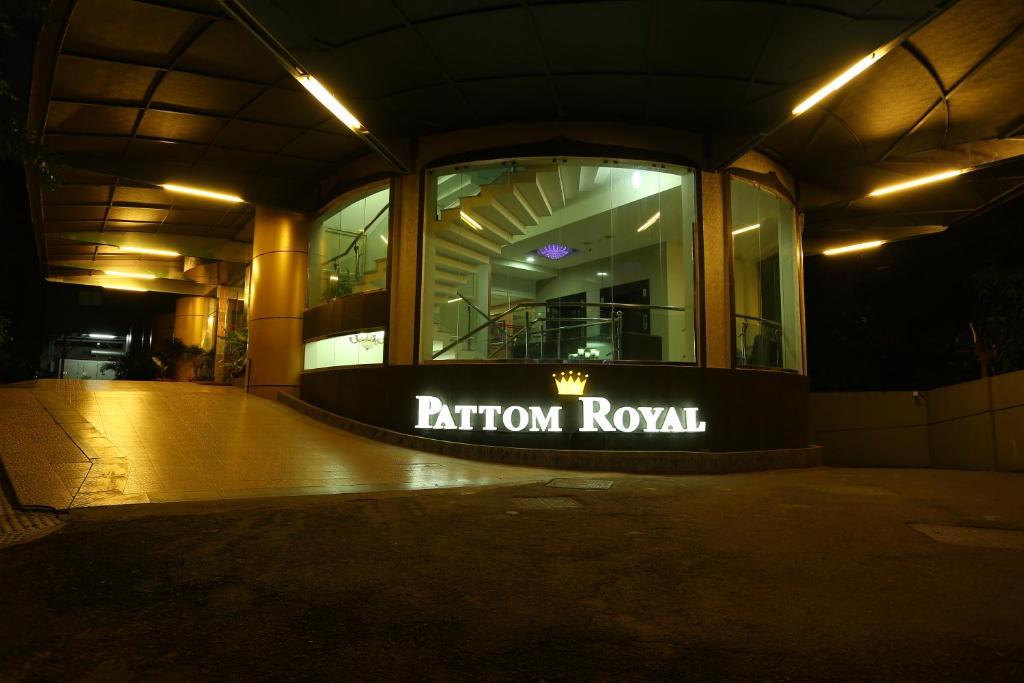 Pattom Royal Hotel Thiruvananthapuram Dış mekan fotoğraf